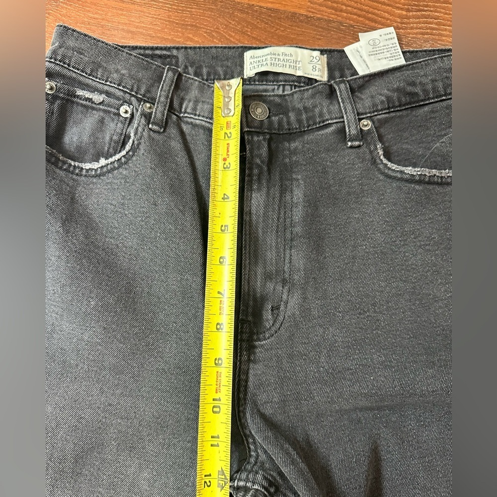 Abercrombie Ultra High Rise Ankle Straight Jeans washed black Sz 8 (29) - Picture 7 of 14